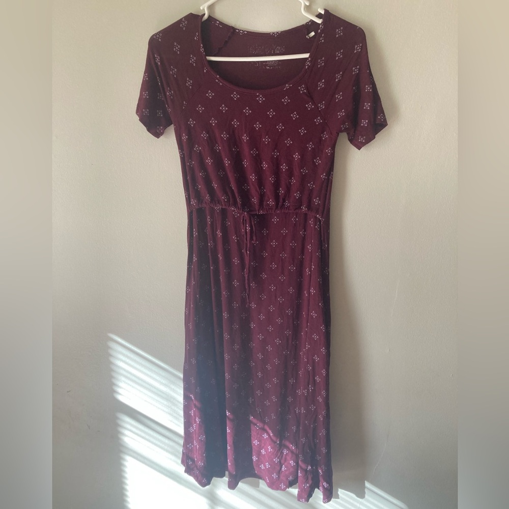 Maroon Latched Mama Midi Drawstring Nursing Dresss
